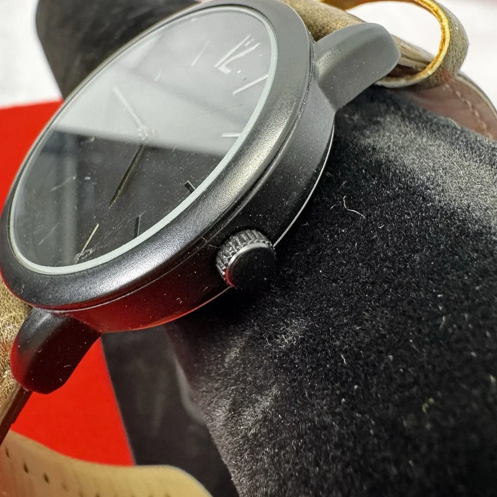 Men Watch Business Fashion Ultra Thin Dial Leather Look Strap‎  UNTESTED